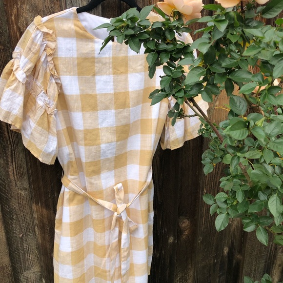 NWT - Who What Wear - Yellow & White Gingham Dress with ruffle sleeves - Picture 5 of 9